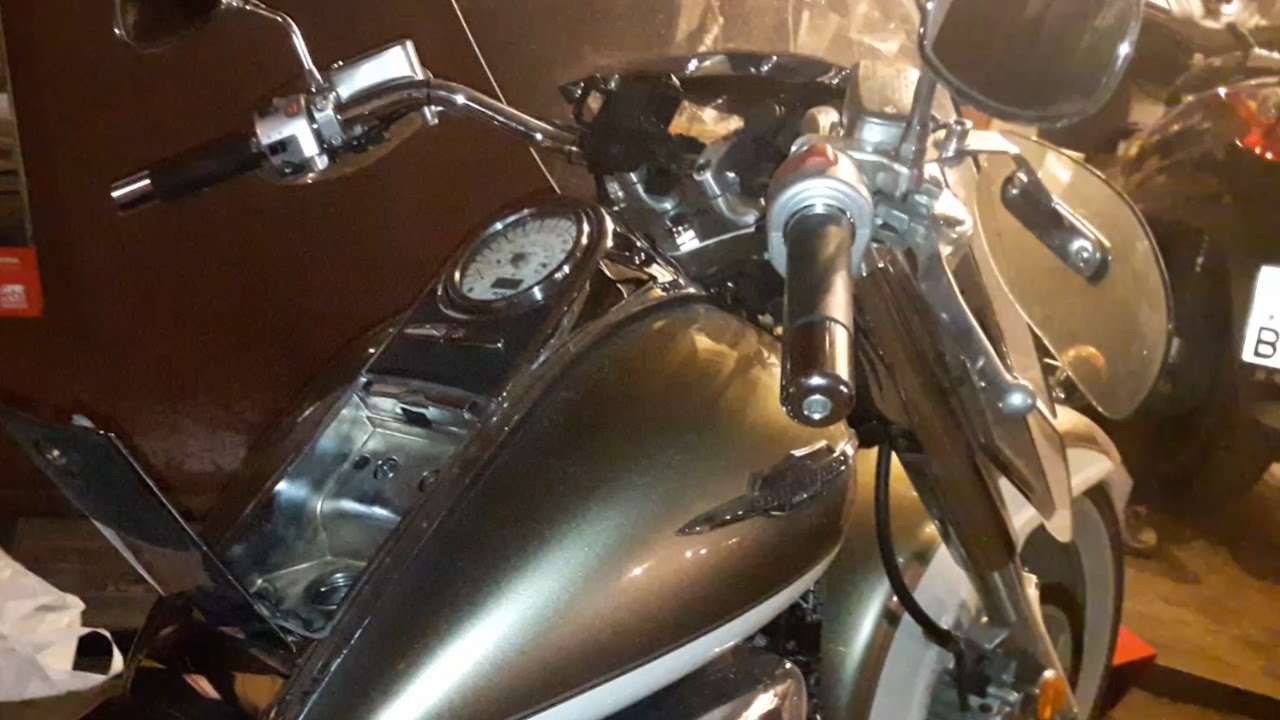 Suzuki Boulevard C90T замена воздушного фильтра. Датчик уровня топлива.