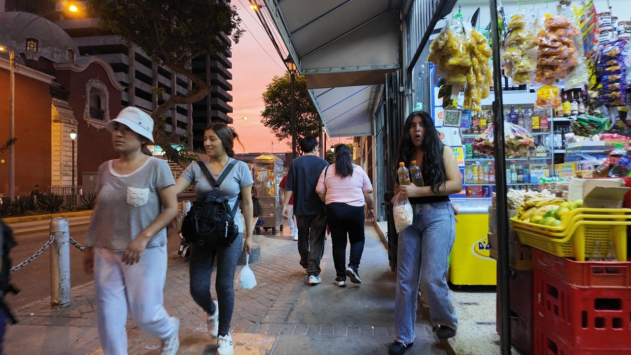 Recorrido por el Jr. De la Union y Av. Emancipación del Centro de Lima