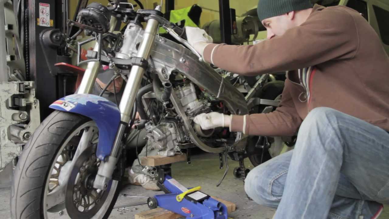 Suzuki RGV 250 Engine Rebuild VJ22