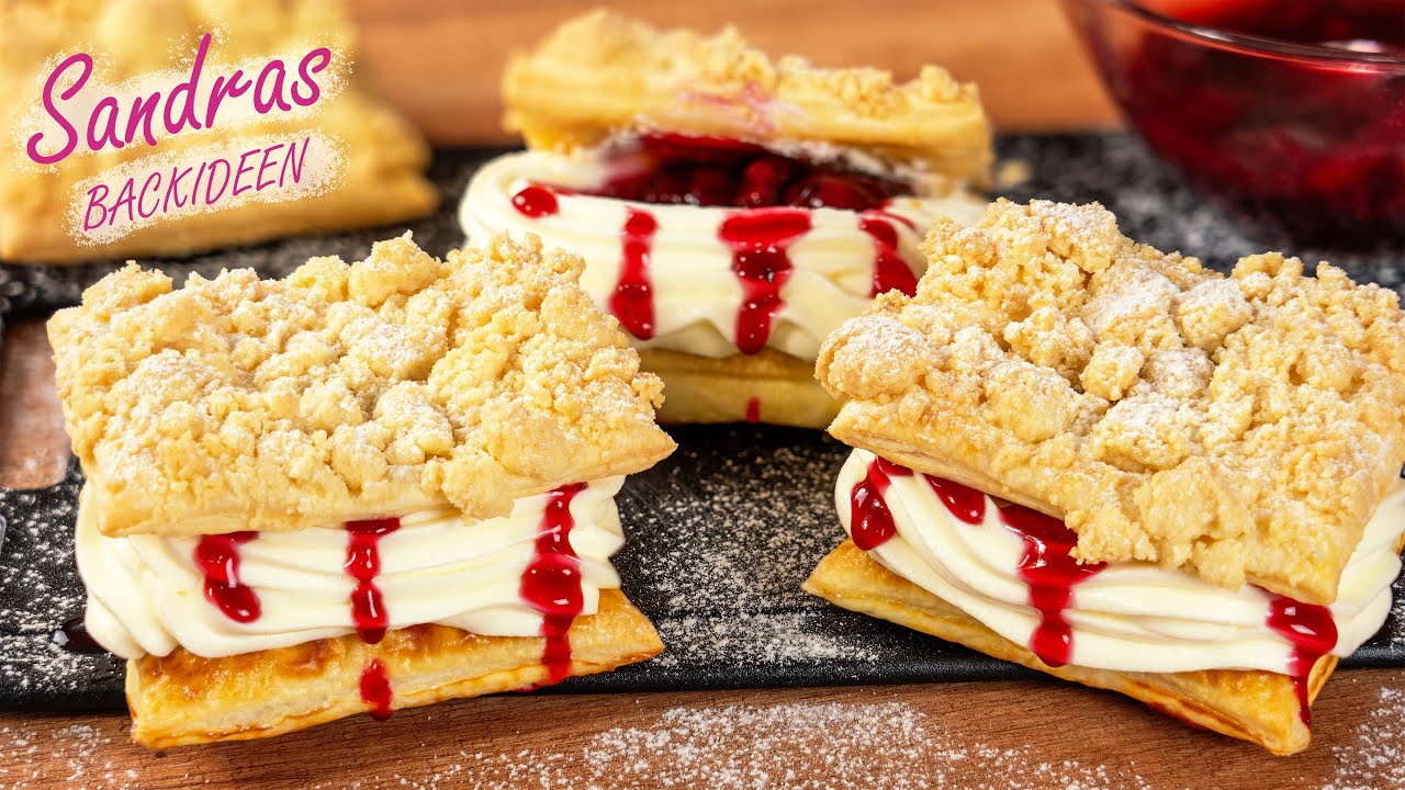 Blätterteig mit Kirsch-Grütze und Sahne – Dessert zum Verlieben!