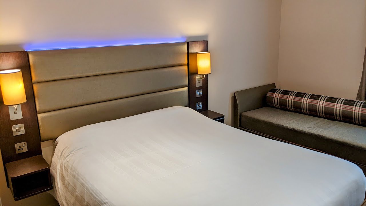 See Inside Premier Inn London Heathrow Airport Hotel Terminal T4 Standard Double Room #583