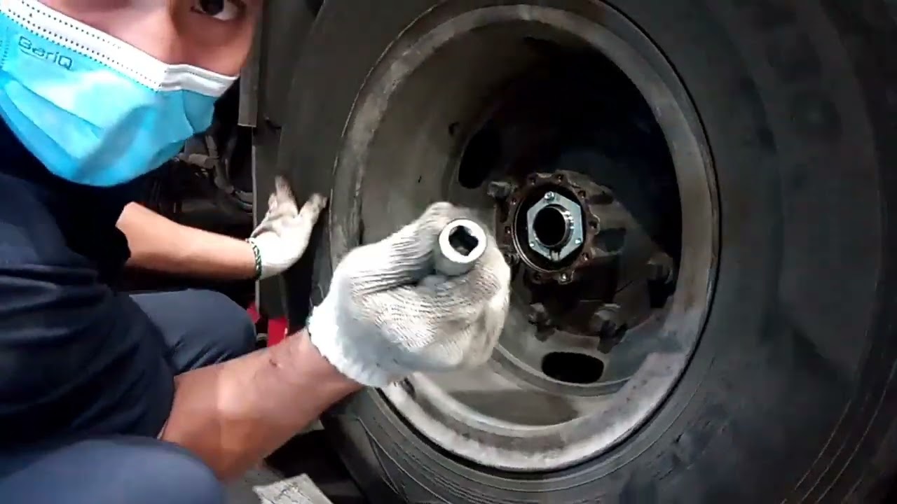 1st 6hh1 Isuzu forward rear brake leak repair#Poloy IPE
