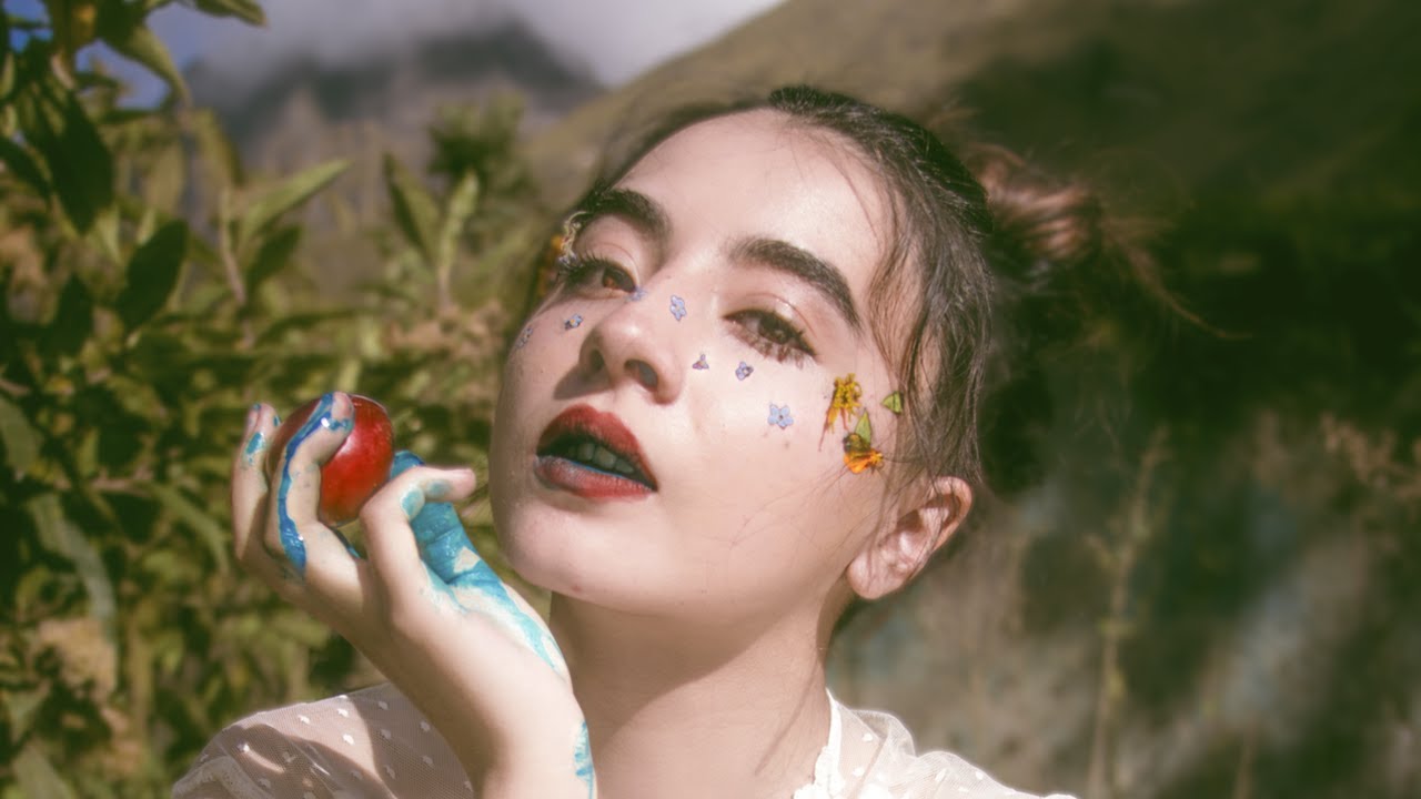 Nia Cole - Tus Cartitas (Official Video)