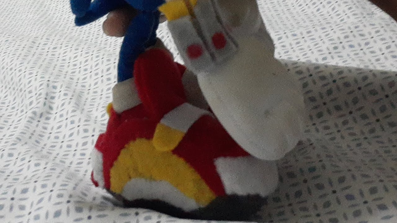 LAST VID OF 2022 ( how I made soap shoes for my sonic plush)