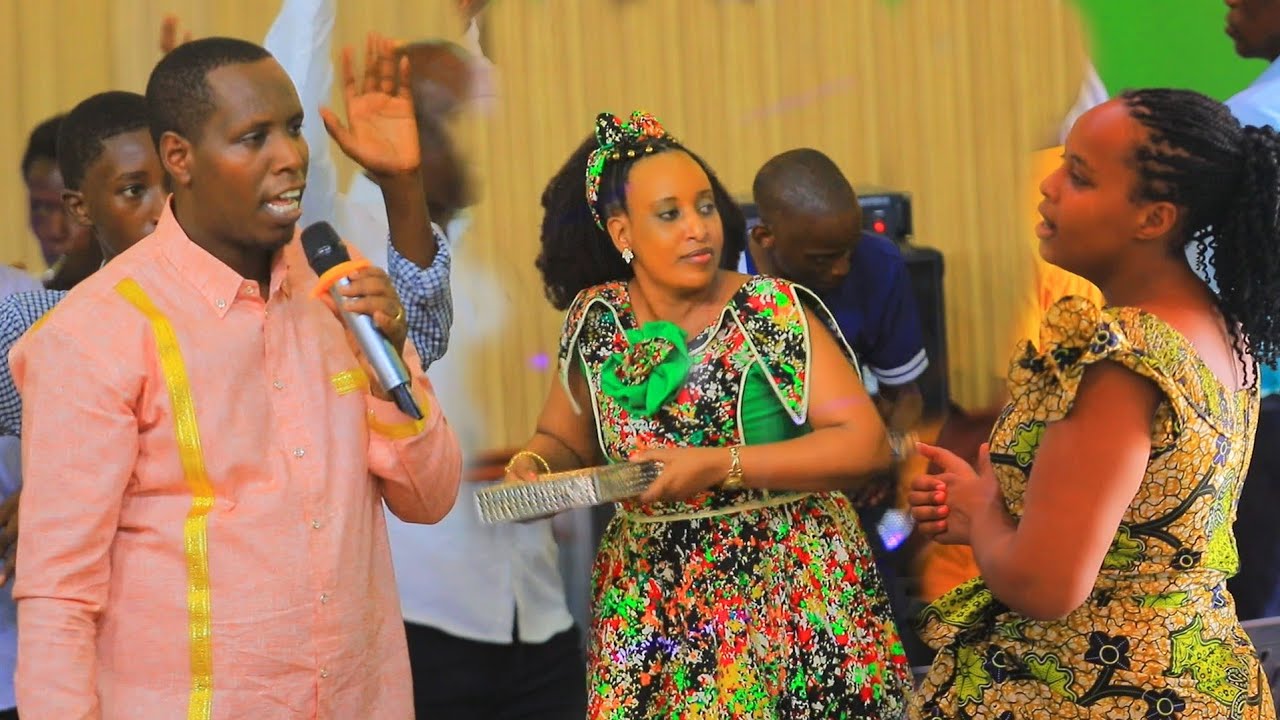 YOO😭 UMVA UMUNEZERO MUGITARAMO KANDI WEE🔥🔥// ABAYUMBE VISION HAMWE NA PIANIST MOSES BAKIJE UMURIRO🙌🏻