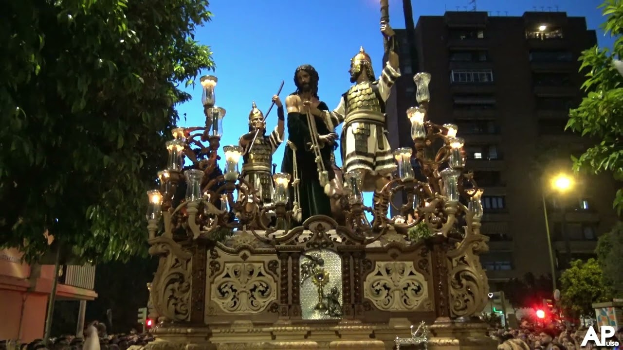 Señor de La Esperanza de la Milagrosa por las calles de Nervión | Semana Santa Sevilla 2023
