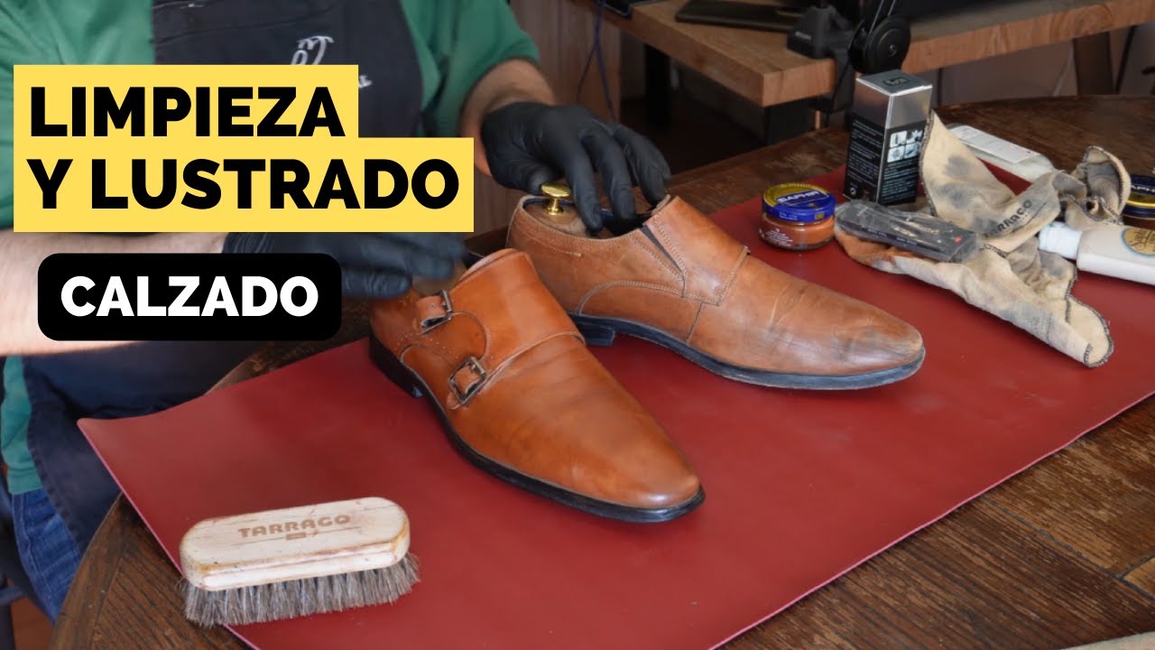 Limpieza y lustrado de unos zapatos de cuero