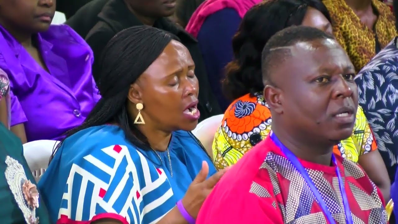 There is no one  that can worship God for me - live ministration by Espoir Rbe