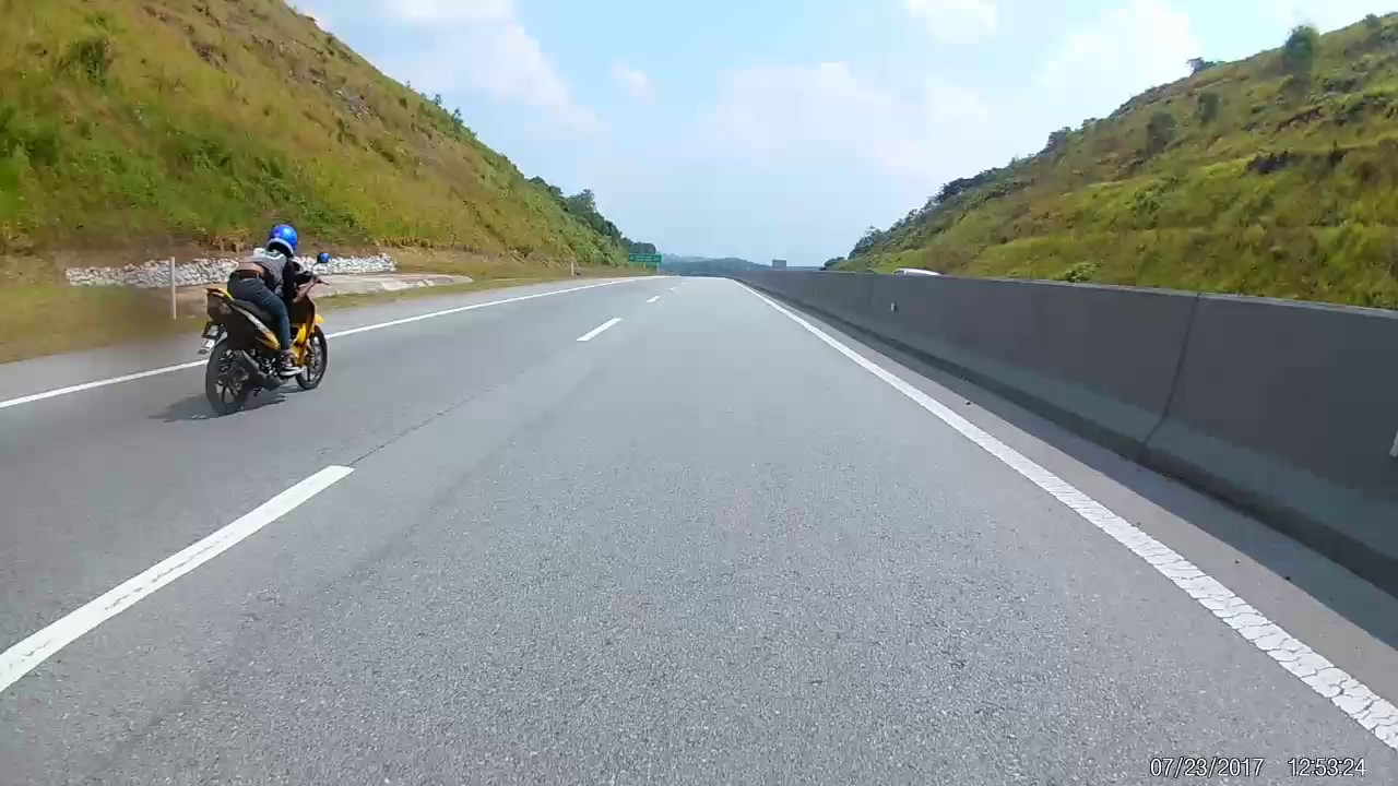 Just Fun 😉 Ig: ridzwansalman #PenjuruHighway #club125zR #BukanKroni #SgBuloh