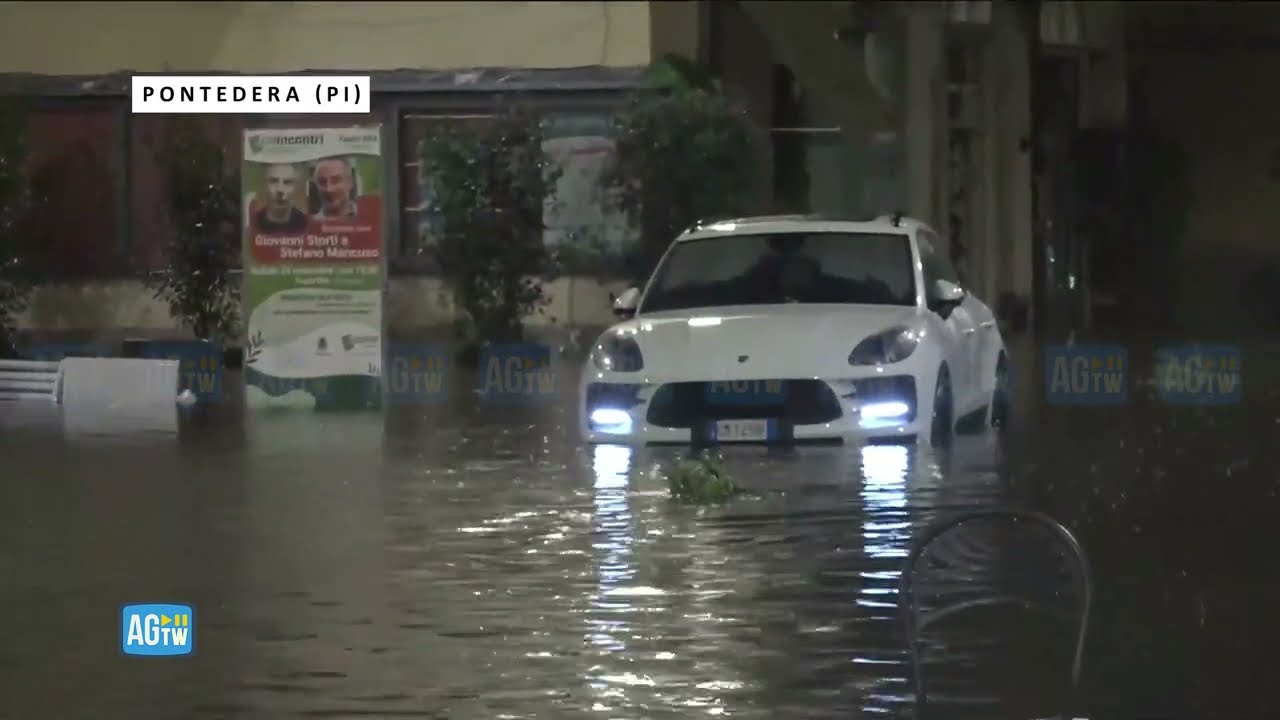 Maltempo in Toscana, sott'acqua il centro storico di Pontedera (Pisa)
