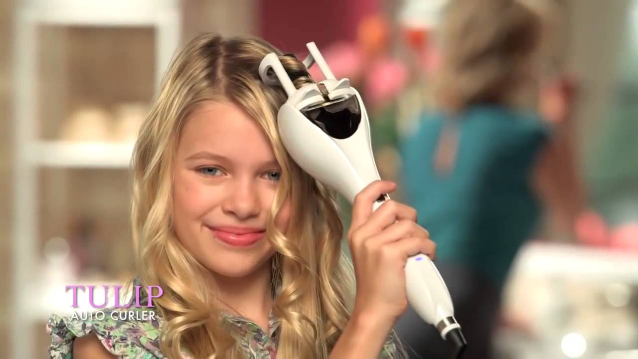 RACHEL GAGE in INSTYLER TULIP CURLS IN 3 SECONDS