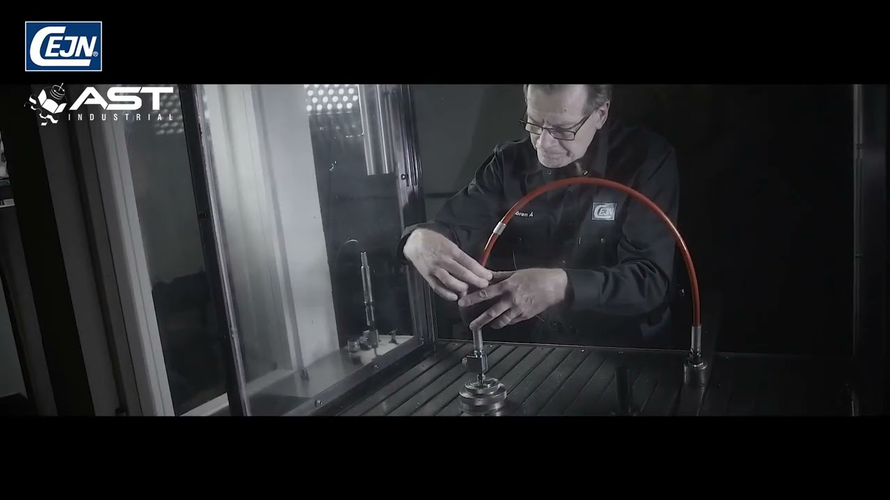 Mangueras hidr&aacute;ulicas da&ntilde;adas, gran peligro a operarios / AST industrial