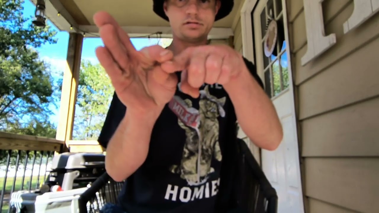 @BillieEilish CHIHIRO (just John flip) fingershow 