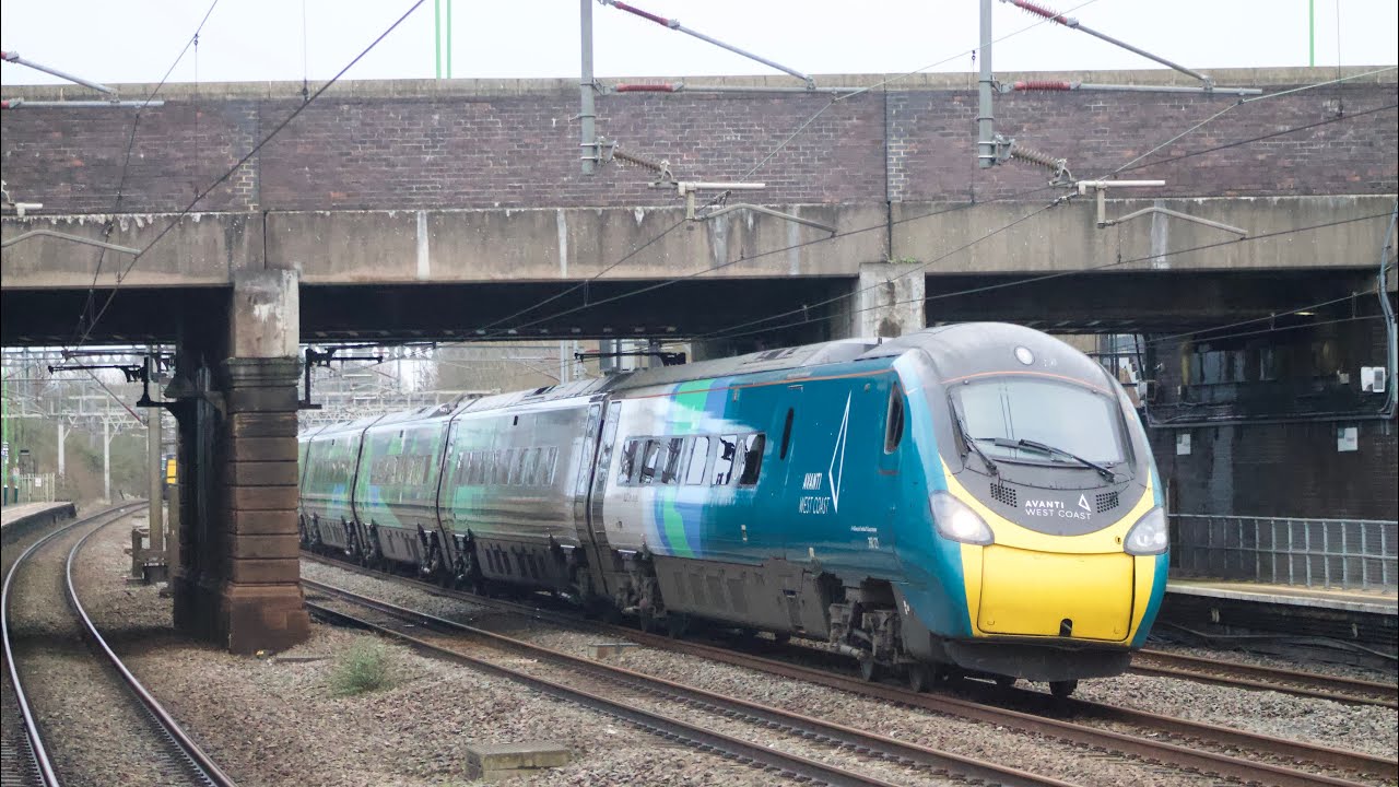 Trains at Tamworth 17/2/2024