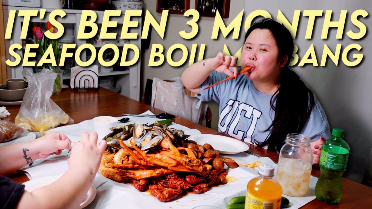 KING CRAB LEGS SEAFOOD BOIL + GIANT SHRIMP + MUSSELS + CRAWFISH + SNOW CRAB MUKBANG 먹방 EATING SHOW!