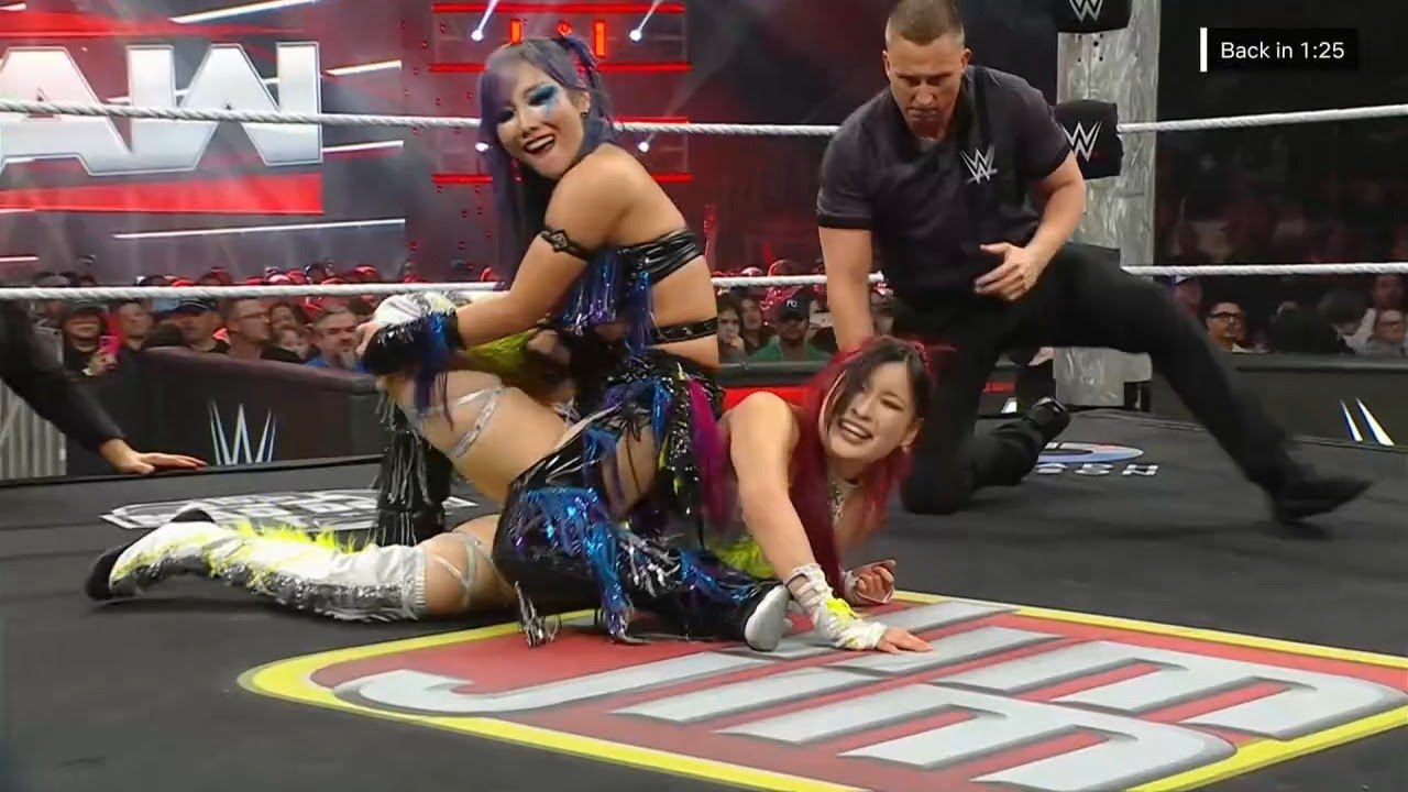 Iyo Sky Vs Kairi Sane _(1/2) _Raw Dec 08, 2025