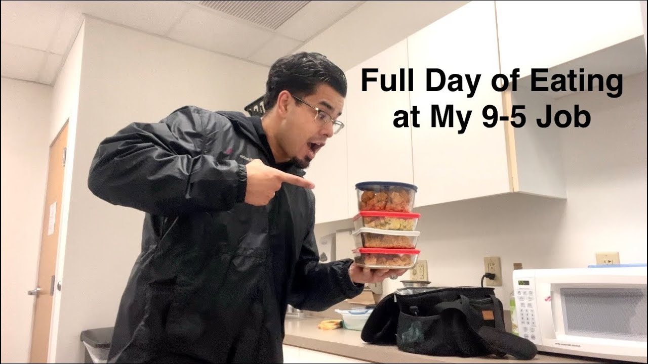 What I Eat in a Day as a 24 Year Old Bodybuilder at My 9-5 JOB!