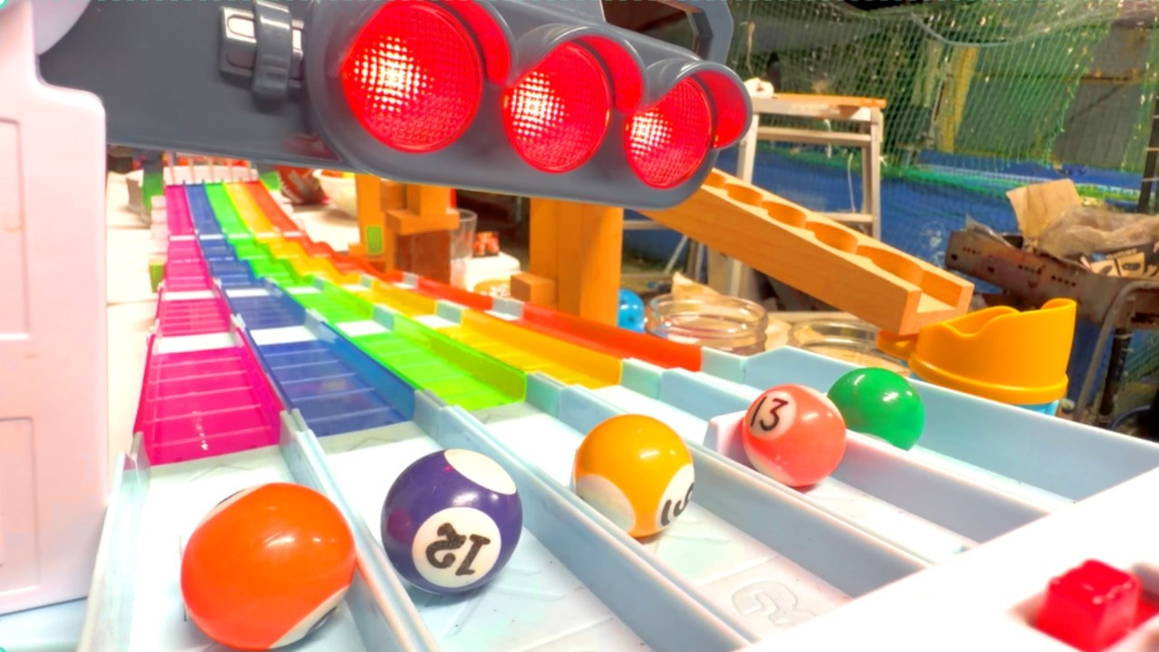Super Mario Bros. Kart + Mini Billiard Ball Marble Run