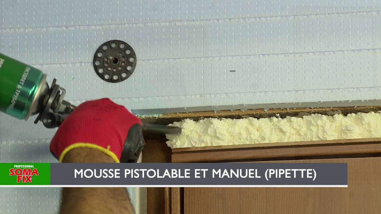 Mousse Avec Pistolet Et Valve Combi Normale-Assemblage De La Porte En Bois Avec Un Pistolet &agrave; Mousse