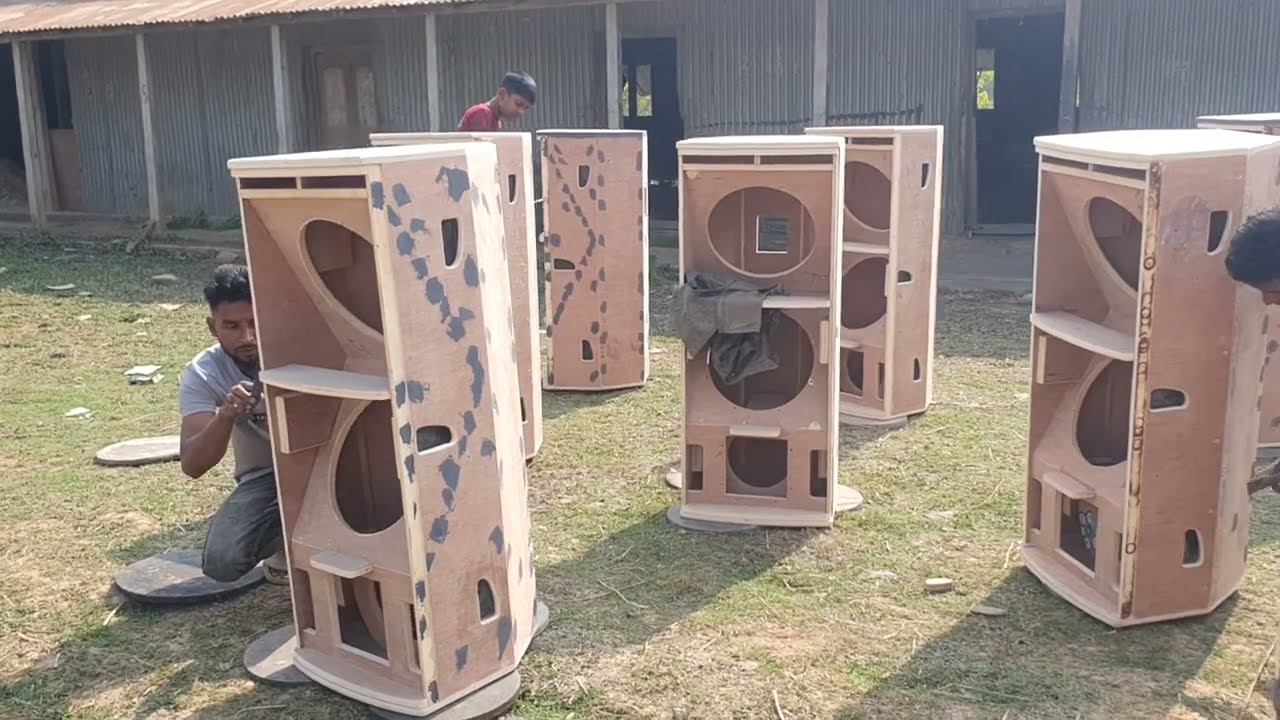 কেবিনেট  এর কাজ চলতেছে কারখানায় 