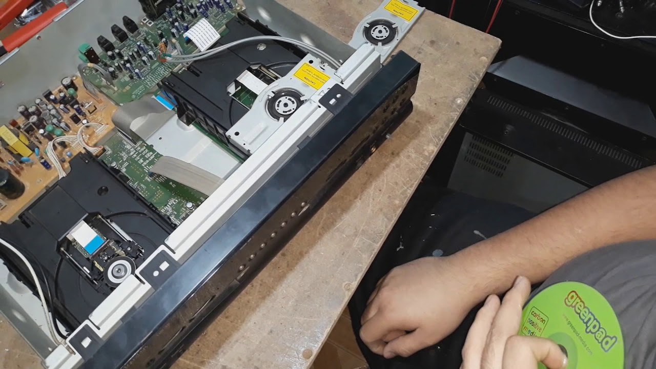 Como cambiar láser de un lector de dvd y reparar charolas que se atoran