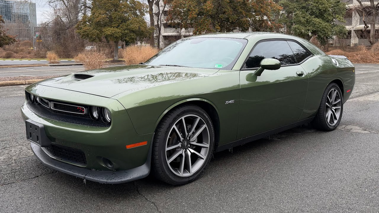 Обзор и тест-драйв Dodge Challenger R/T 2023 года | Последний настоящий маслкар?