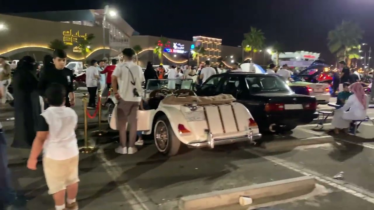 تجمع الوحوش ب تبوك بارك مول انزل الوصف⬇️ sn:zx_zp111
