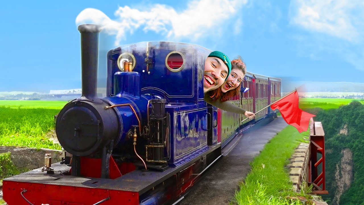 This Steam Train is one of the last of its kind | & narrowboat floating fair - 206