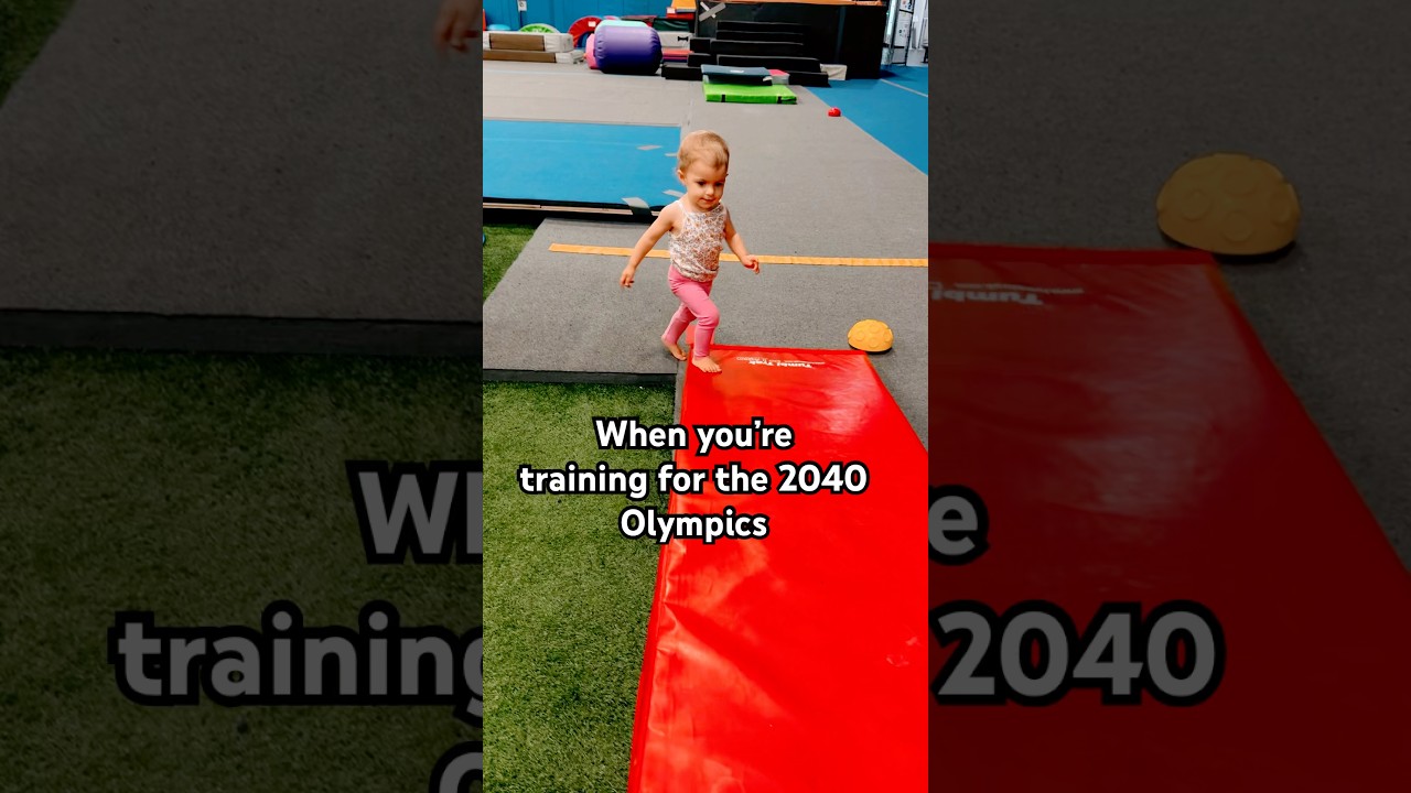 Baby trains for the 2040 Olympics EARLY #babygym #gymnast #gymnastlife