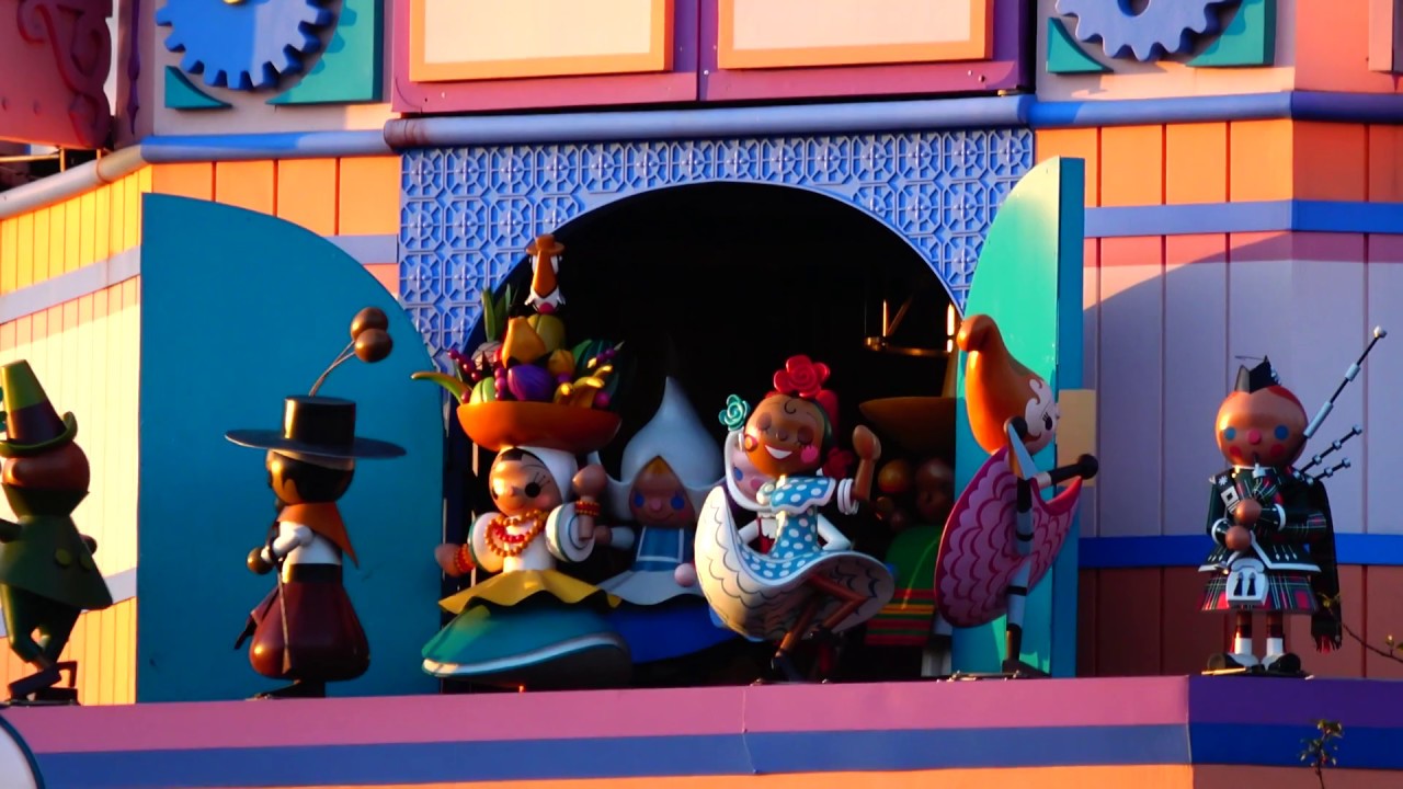 [4K] Disneyland Paris イッツアスモールワールドのクロックタワー・時報・からくり時計がついに始動!  It's a Small World Clock