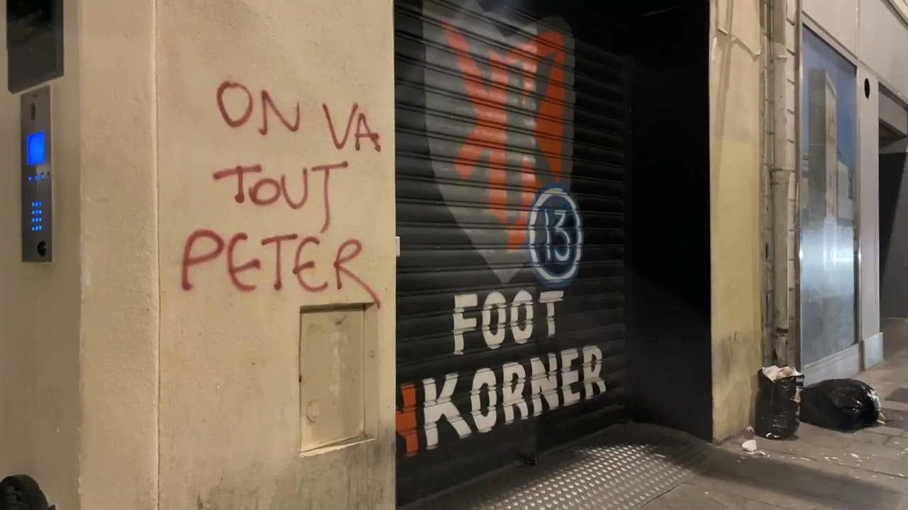 Marseille : une frange de manifestants détruit des vitrines des banques rue Saint-Ferréol
