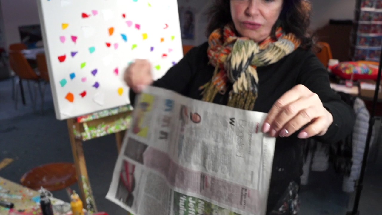 BIJZONDERE ACHTERGROND MET EEN KRANT