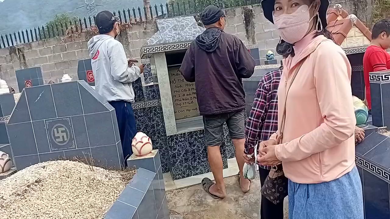 Thăm mộ ông nội tết 2026 