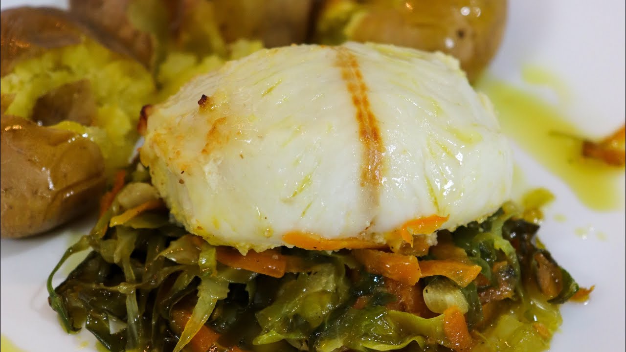 Medalhões de Pescada no Forno com Legumes | Receita Saudável e Deliciosa