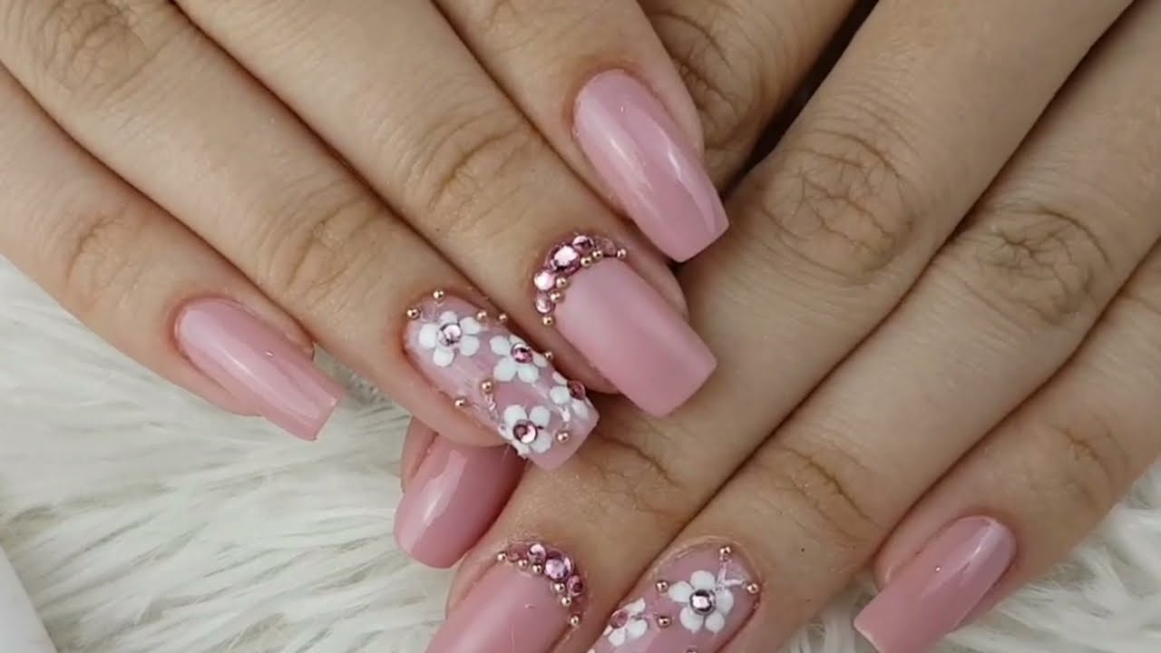 Unhas Decoradas com Flores