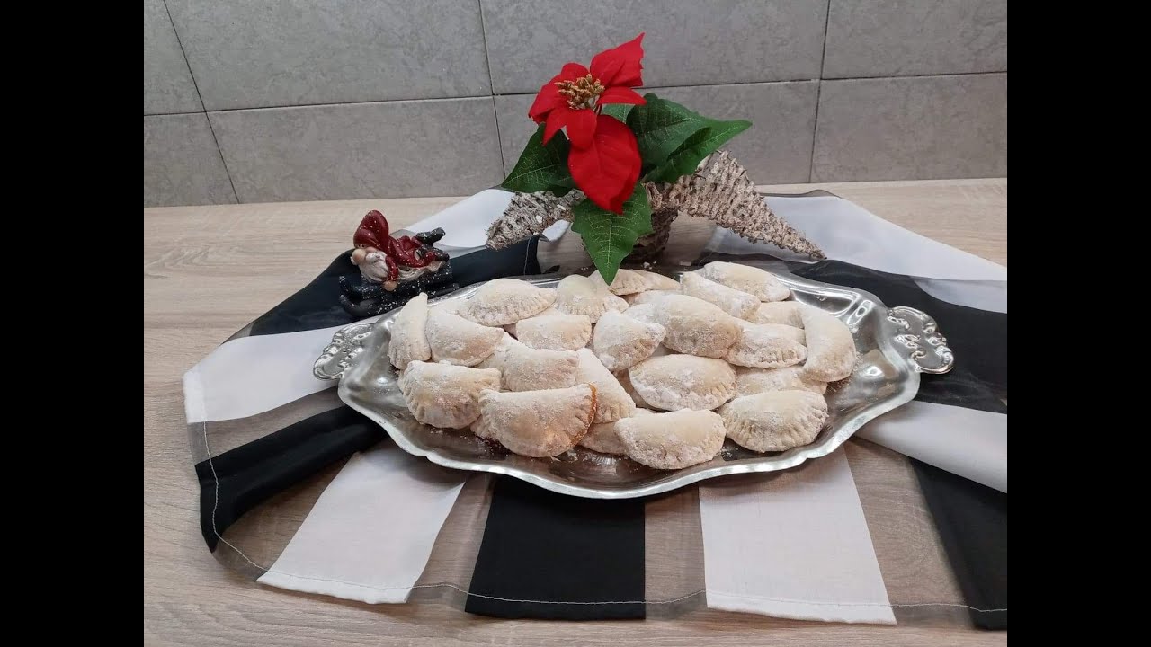 Gnetemo, pečemo in jih že jemo (Knead, bake and already eat them )