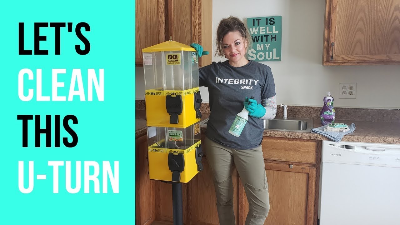 How to Clean a U turn Vending Machine - Candy Machine