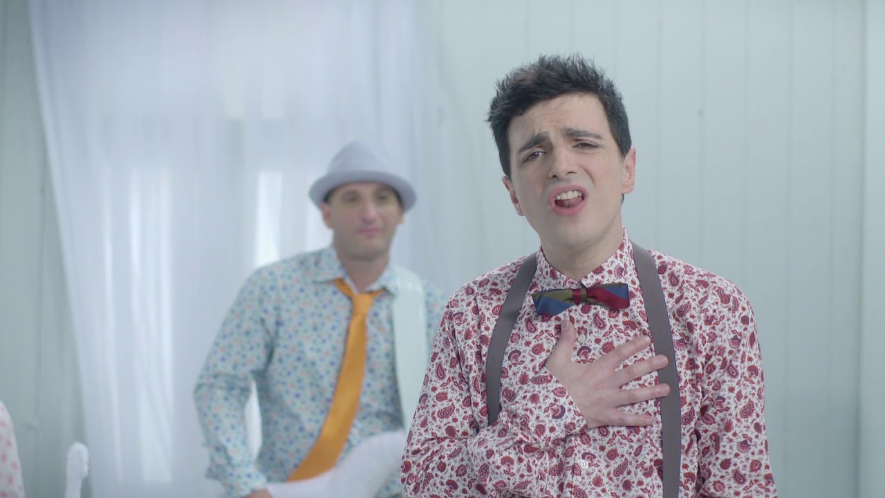 Los Tipitos ft. Ale Sergi - Apostar al amor (video oficial)