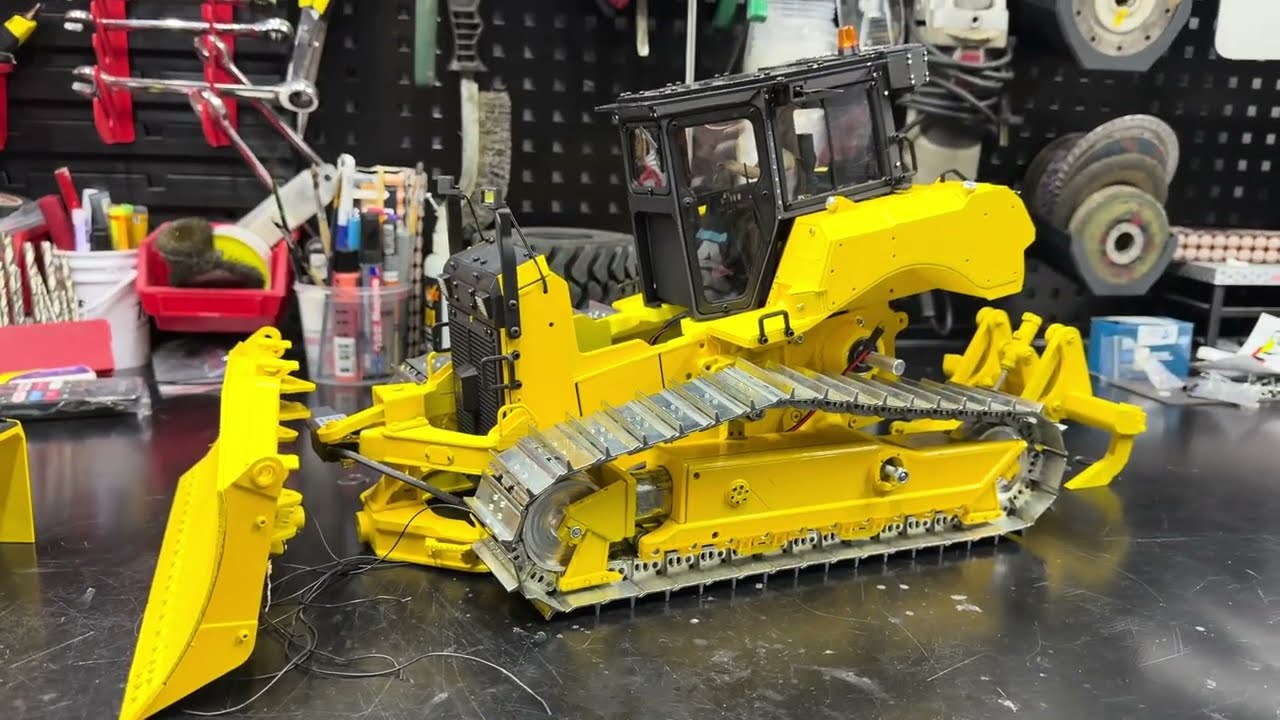 Бульдозер cat d6xe часть 2 сборка 