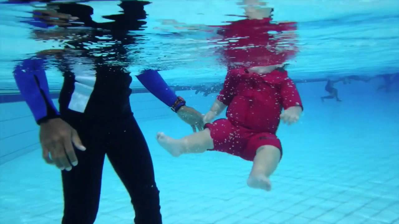 Smileswimmers - best infant swim school in Singapore