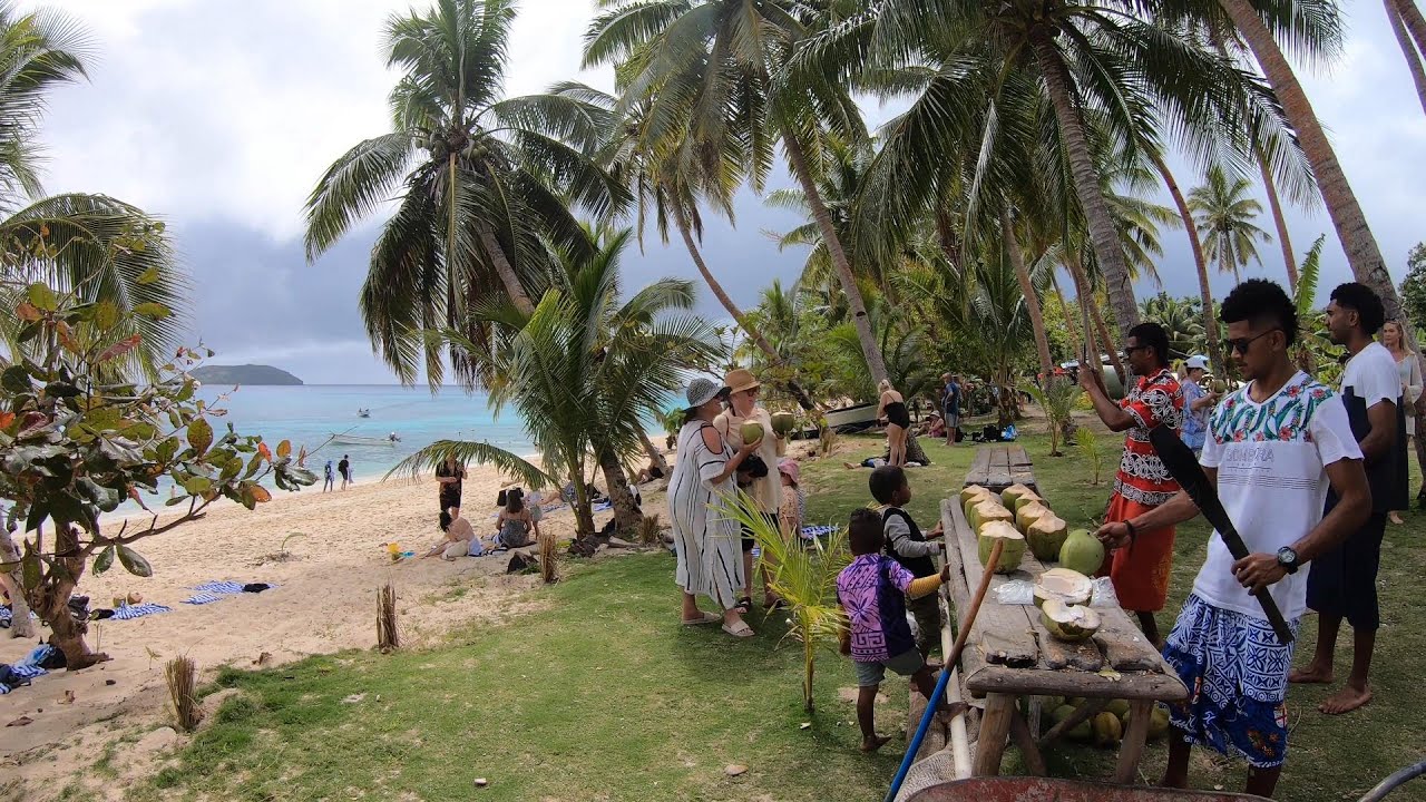 DRAVUNI ISLAND, FIJI.  (Cruise shore excursion)