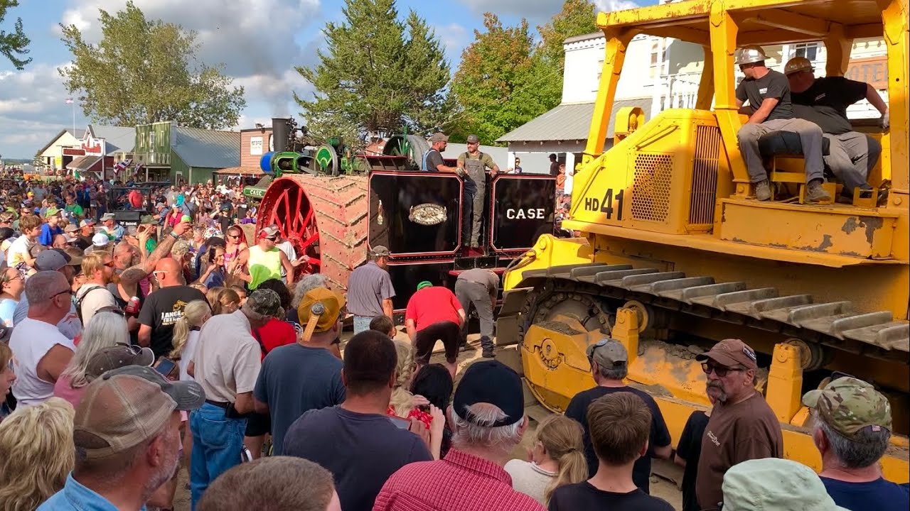 Case 150 vs Allis HD41 Dozer Exhibition tug-of-war. Albany Pioneer Days 2024
