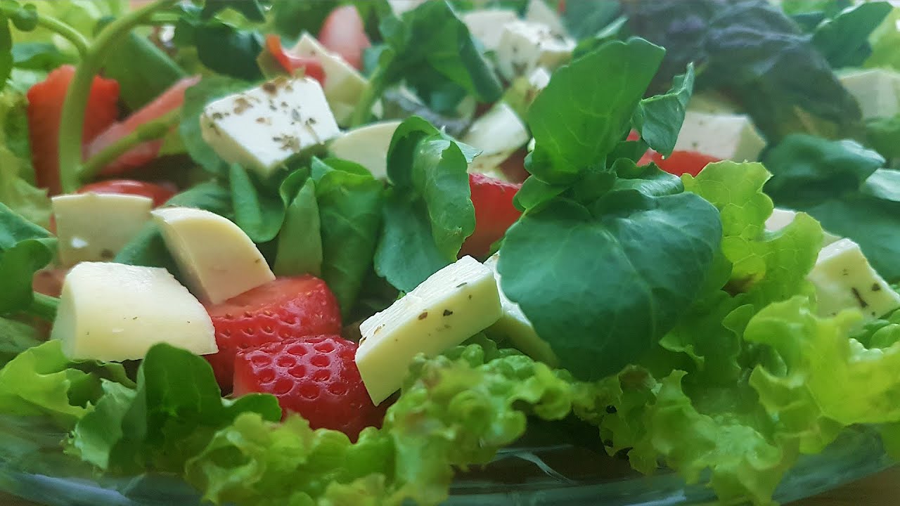 SALADA VERDE COM MORANGOS REFRESCANTE E LEVE + ( Molho Delicioso)