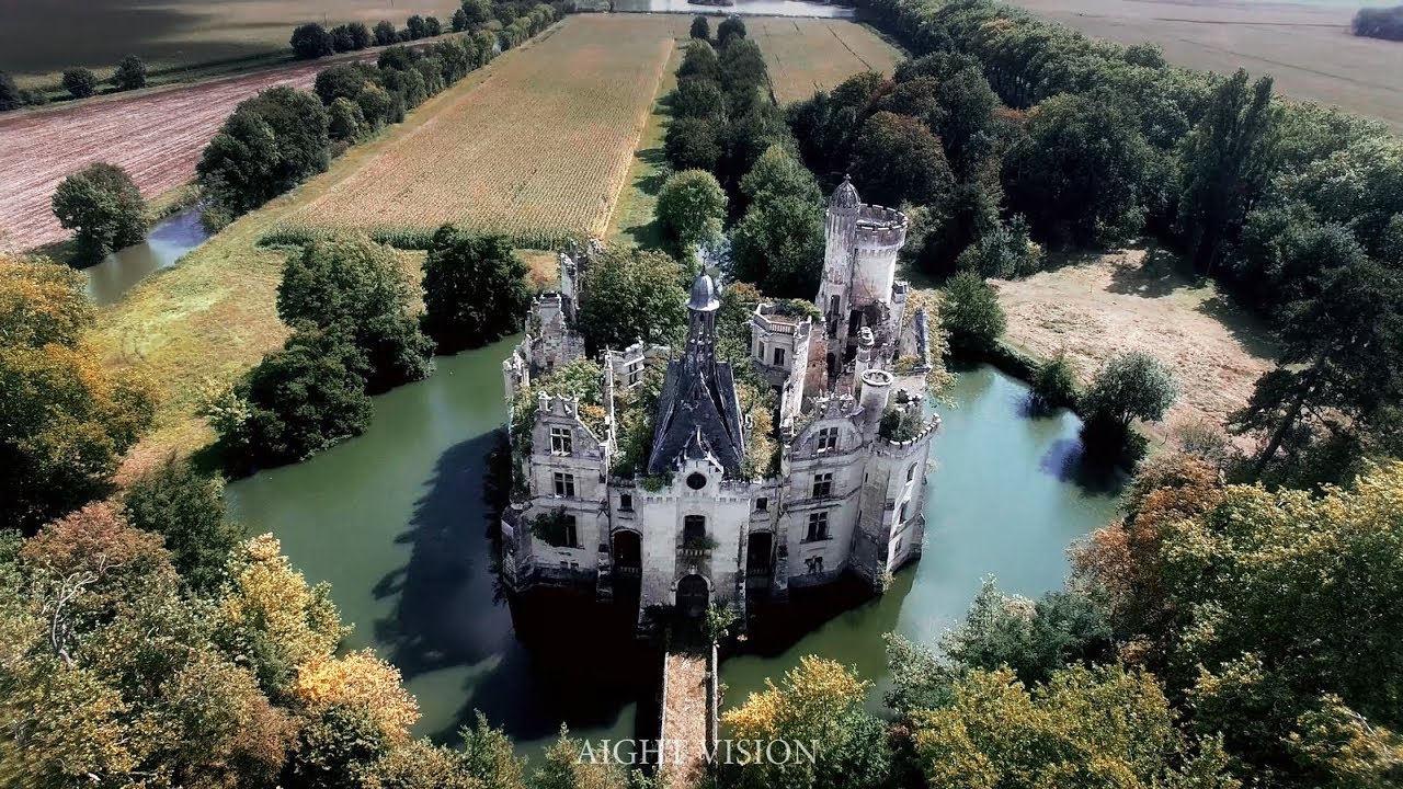Urbex 5 : Château abandonné digne d'un conte de fées ⚜🏰🌿 (Mothe-Chandeniers) / Drone-Urbex