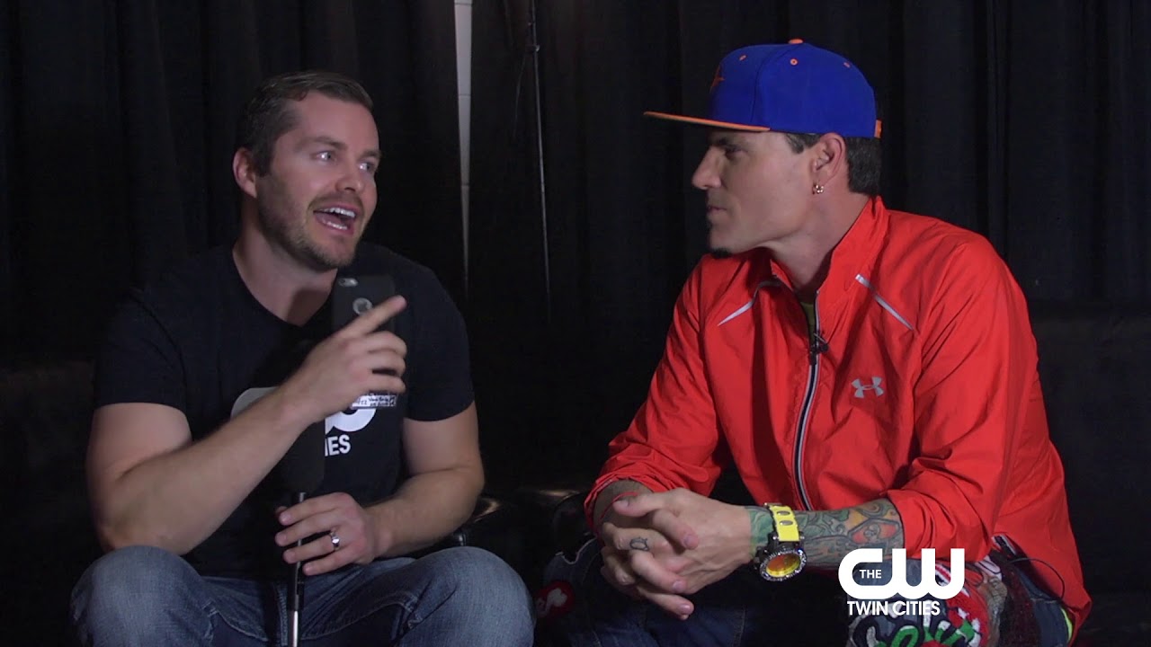 Jon Foss interviews Vanilla Ice at I Love the 90s
