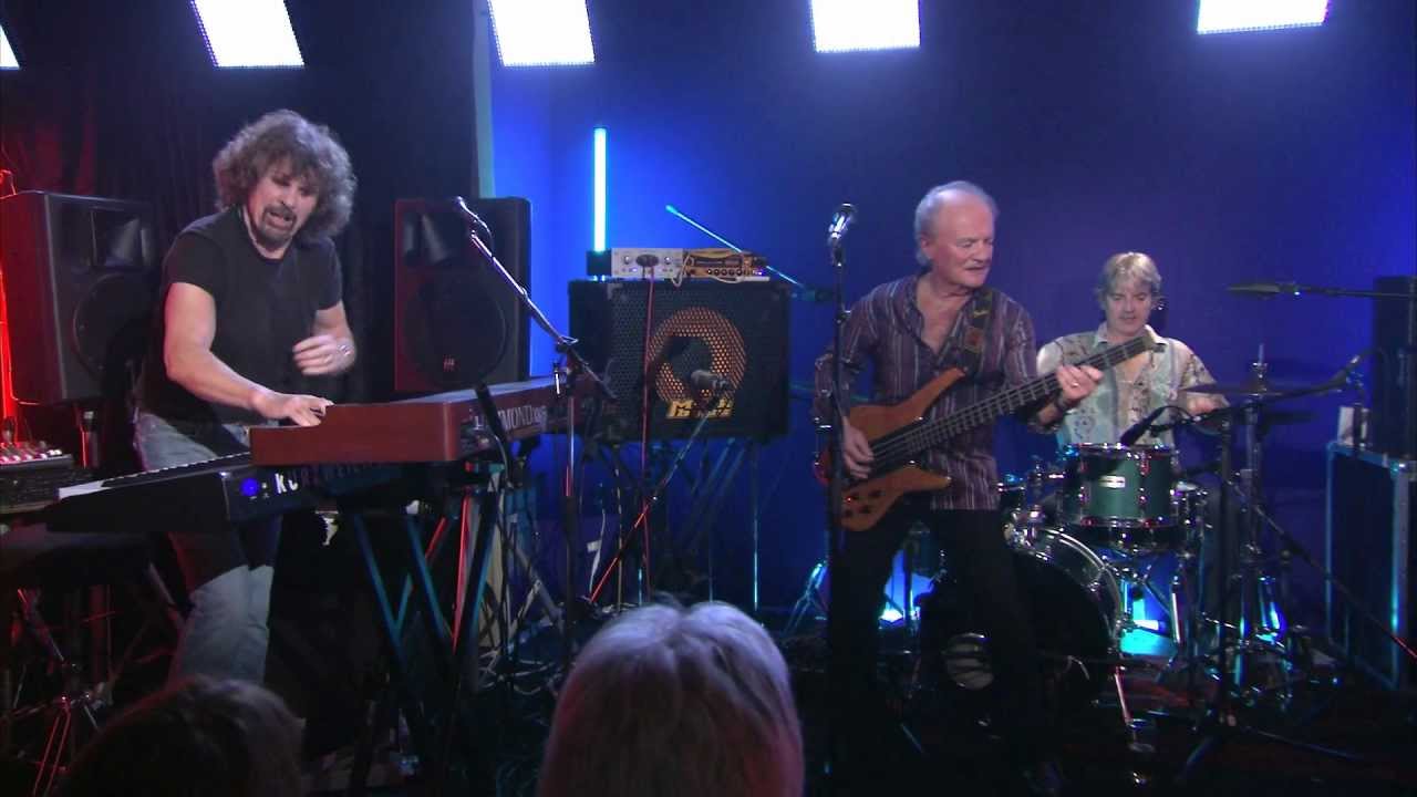 The Zombies feat. Colin Blunstone & Rod Argent - Hold Your Head Up