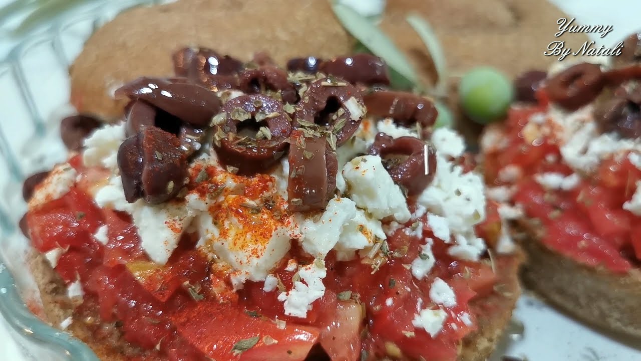 Греческая Закуска Дакос   /&Nu;&tau;ά&kappa;&omicron;&sigmaf;/   /Greek Dakos /