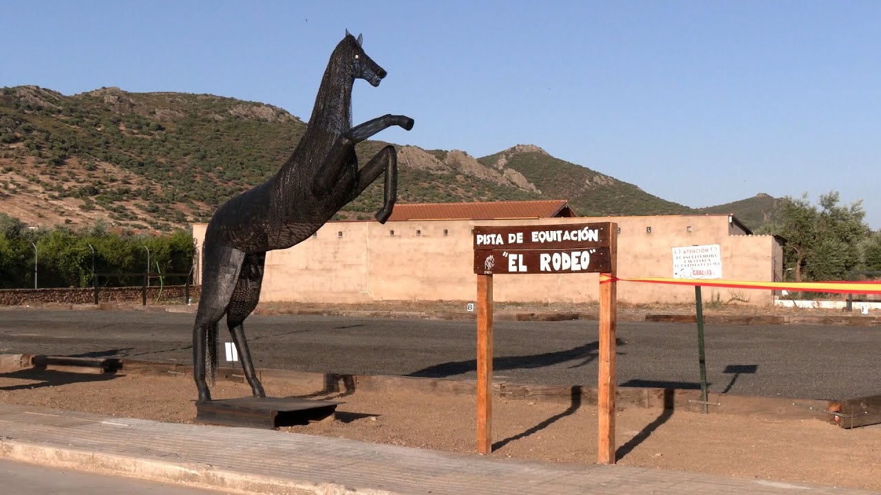Guadalmez inaugura la pista de equitación 