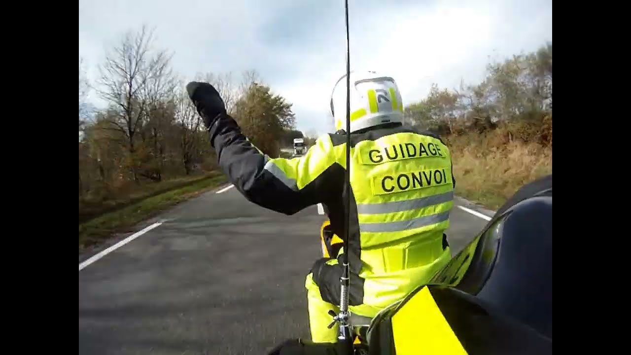 Guidage moto d'un convoi d'éoliennes novembre 2012.mp4
