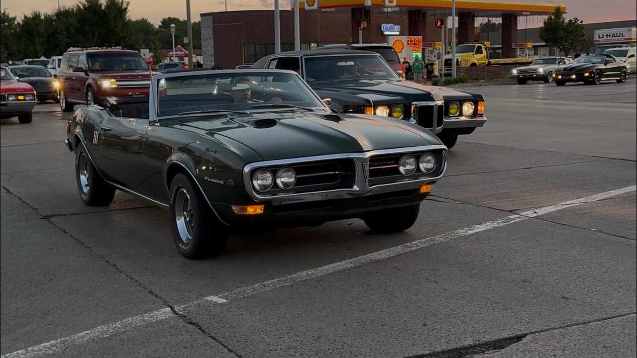 Harper Drive Cruise (St Clair Shores, MI) #musclecar #classiccar #hotrod #mopar #chevy #plymouthcuda